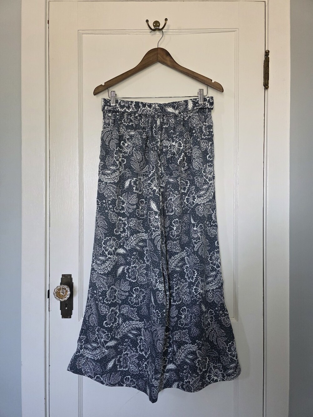Joie Boho Wide Leg 100% Lyocell Pants - Size M – Floral Blue & White - Picture 5 of 6